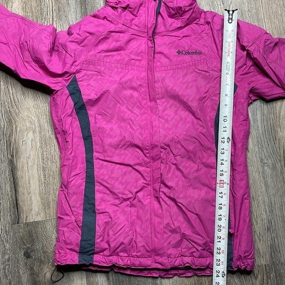Columbia Women’s Pink outer jacket shell, size medium - Picture 13 of 14